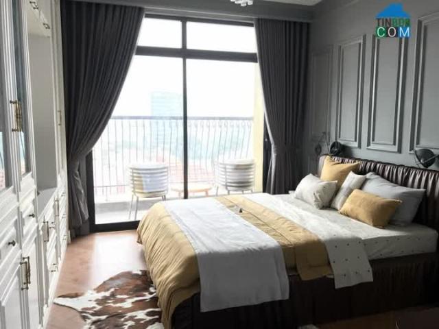 Bán căn hộ diện tích 110m2, tầng trung đẹp căn góc ban công Đông Nam. LH 0979 536