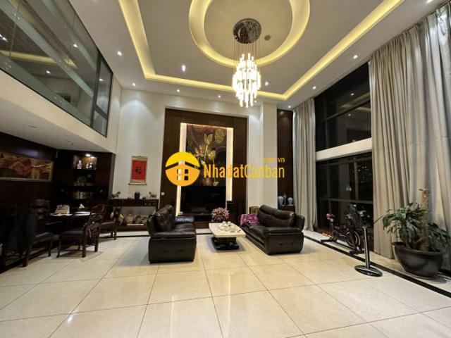 Bán căn hộ duplex cao cấp hoàng quốc việt tầng 15 lô góc 187m2 4 ngủ sổ đỏ