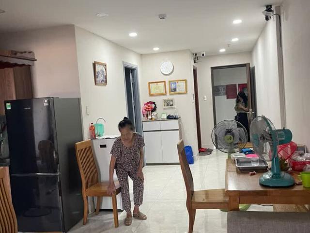 Bán căn hộ mới nhận bàn giao 2 tỷ full thuế phí dt 68m2 2PN tại chung cư Bluesky Trung Tâm Q2