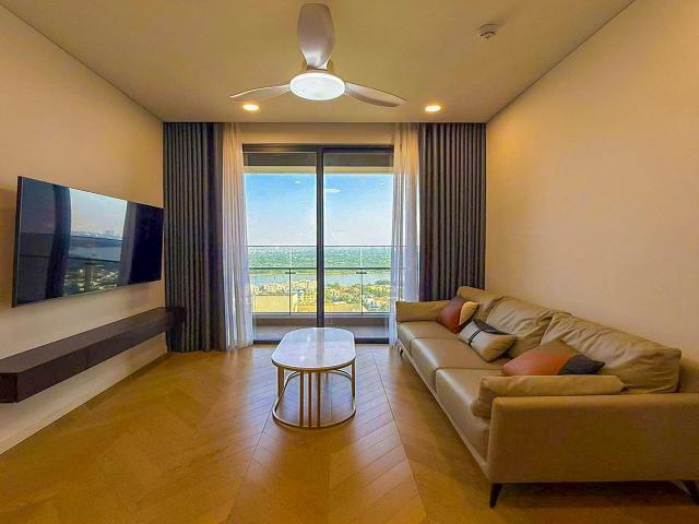 Bán Căn hộ tại Lumiere Riverside gồm 2 phòng ngủ tầng cao view đẹp với diện tích 75m2