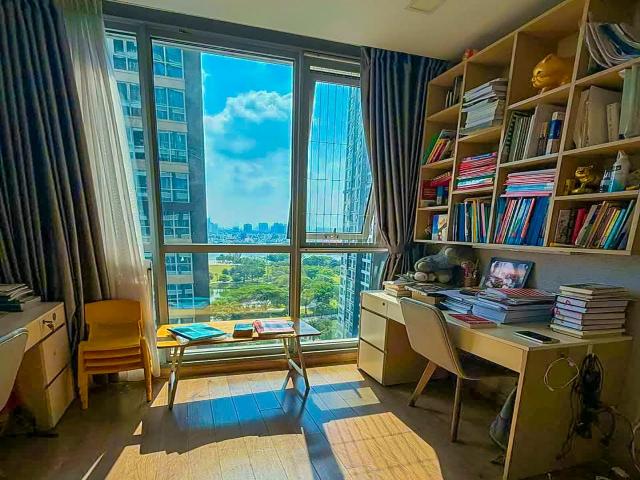 Bán Căn hộ tại Vinhomes Central Park tầng cao view đẹp gồm 3 phòng ngủ với diện tích 123m2