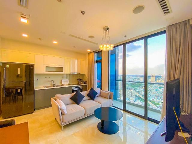 Bán Căn hộ tại Vinhomes Golden River Quận 1 gồm 2 phòng ngủ tầng cao thuộc tháp Aqua 2 với diện tích 72m2