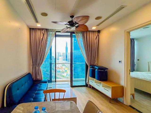 Bán Căn hộ tại Vinhomes Golden River Quận 1 tầng cao thuộc tháp Aqua 2 gồm 2 phòng ngủ diện tích 78m2