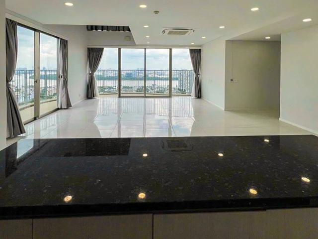 Bán Căn hộ tại Waterina Suites tầng cao căn góc gồm 3 phòng ngủ view sông
