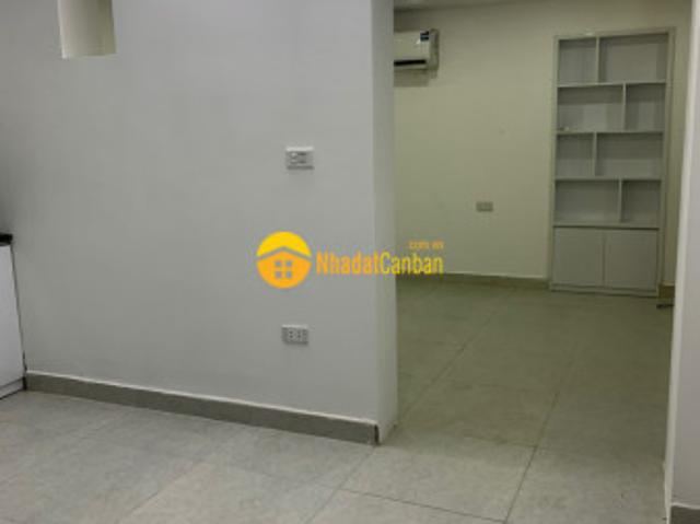 Bán căn hộ tầng 1 tập thể phố khương thượng, đống đa, 40m2 nhà đẹp ở luôn, 10m ra ô tô