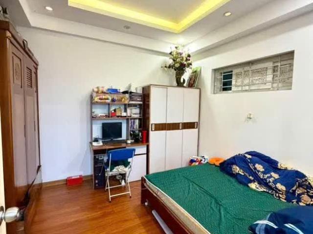 Bán căn hộ tầng trung tòa HH03 lô B2.1. 06 tòa mới mặt đường Cienco5, Thanh Hà, Đông, Hà Nội