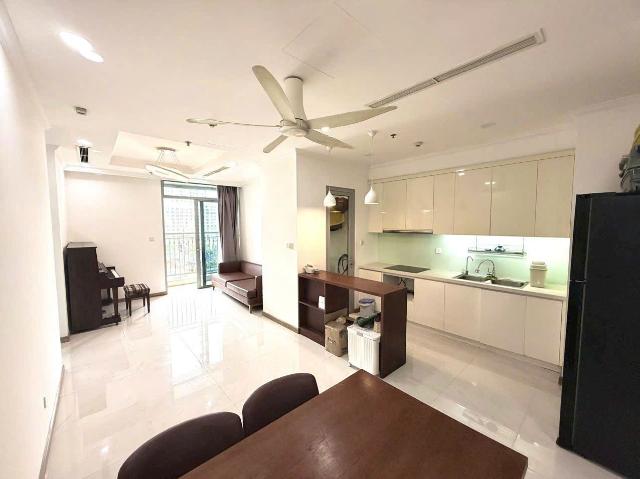 BÁN CĂN 2PN VINHOMES CENTRAL PARK: VIEW THOÁNG ĐẮT GIÁ, BẾP MỞ THỜI THƯỢNG!