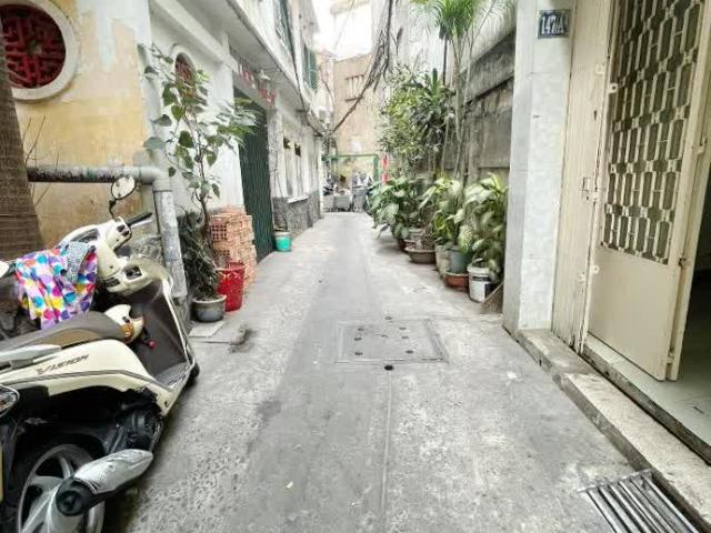Bán Chung Cư 2 Phòng Ngủ Đề Thám Hẻm Thẳng Một Trục Cách Mặt Tiền Đường 30M Sổ Nở Hậu –
