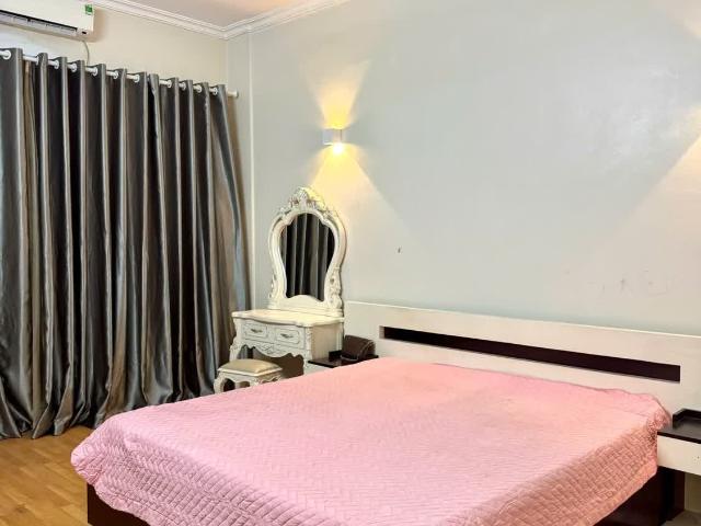 Bán chung cư CT4 Bắc Linh Đàm 73m chỉ 5,2 tỷ full nội thất