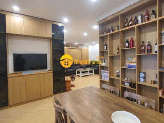 Bán chung cư khu đô thị trung hòa nhân chính, nhà đẹp, ngay mặt phố hoàng đạo thúy