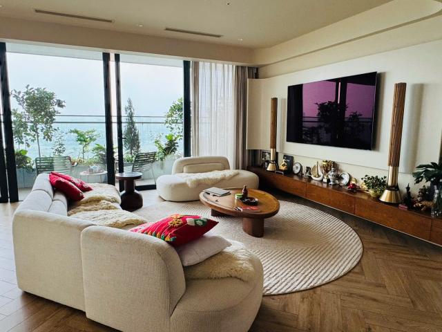 Bán ch 3pn sunshine golden river 161,8m² view trực diện công viên 66ha full nội thất cao cấp 28 tỷ