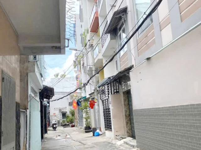 Bán CHDV 8PN 9WC Âu Dương Lân P2 Q8, đường 6m xe hơi, nhà cách mặt tiền vài bước chân