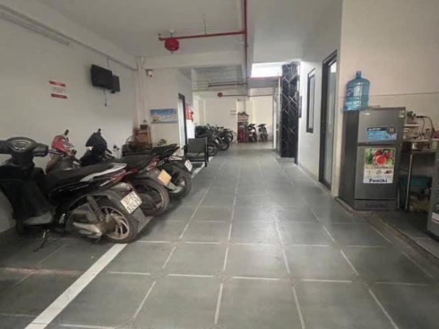 Bán Apartment Lạc Long Quân 252m2 x 9T MT 8m Hướng ĐN dòng tiền 3 Tỷ 1 Năm