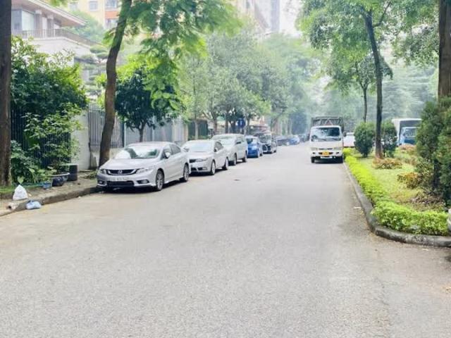 Bán Biệt Thự Tây Nam Linh Đàm, Quận Hoàng Mai, 200m x 4T, Mt 10m. Giá 40 ty