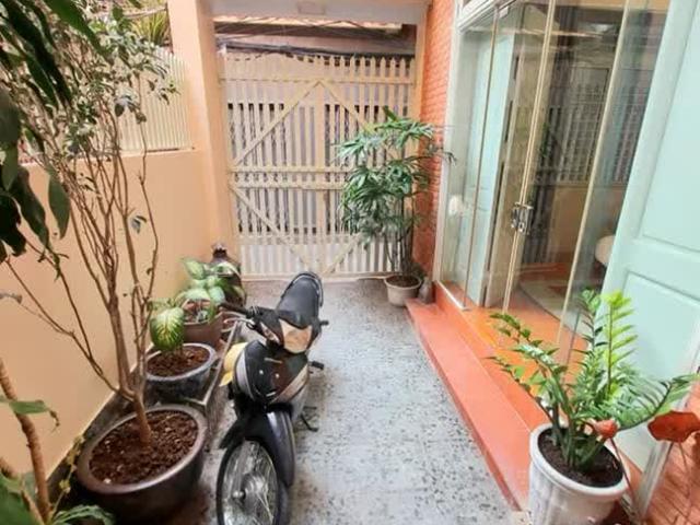 Bán Biệt thự Trịnh Công Sơn 90m2 x 4T X MT 8m Lô góc 2 thoáng Oto đỗ cửa