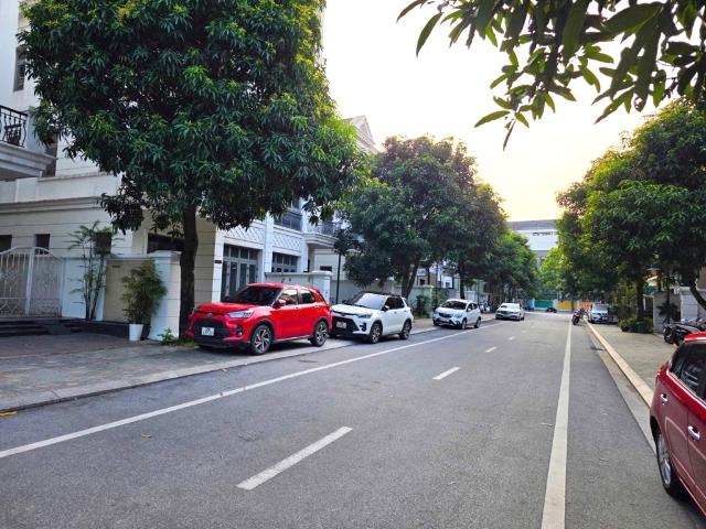 Bán biệt thự vinhomes riverside 176m2 4 tầng 54 tỷ