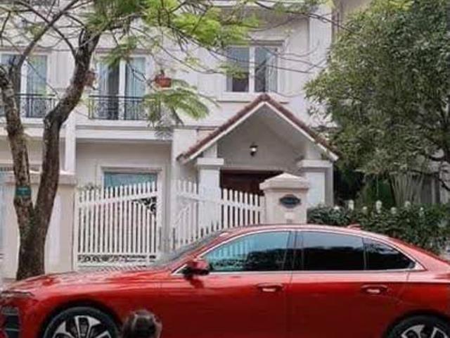 Bán Biệt thự Hoa Sữa Vinhomes Riverside 256m2 x 5T, đẹp, đẳng cấp, sang trọng 0944523