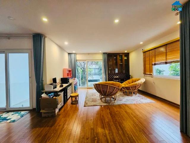 Bán Biệt Thự Hoàng Ngân Cầu Giấy 307.3m² Lô Góc 2 Mặt Phố Không Gian Sống Xứng Tầm