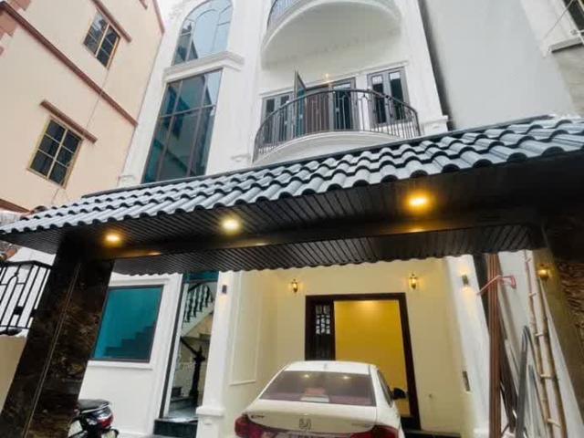 Bán biệt thự lô góc gara ô tô Âu Cơ 88m2 x 4T MT 8m ngõ thông Hồ Tây ở luôn
