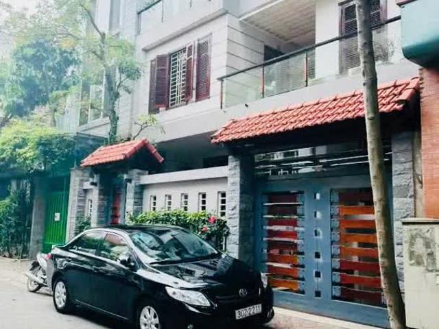 Bán Biệt Thự Mặt Phố Ô Tô Vòng Quanh Khu Dân Trí Cao 60 Tỷ