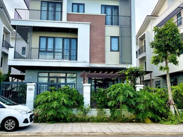 Bán biệt thự đơn lập 300m2 trục chính gần công viên giá tốt