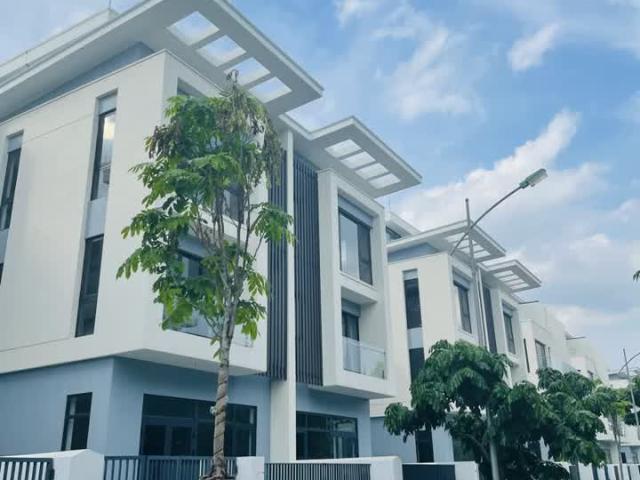 Bán biệt thự Nam Cường lô góc đẹp cạnh vườn hoa trung tâm 226m2 đã xây xong chuẩn bị làm sổ