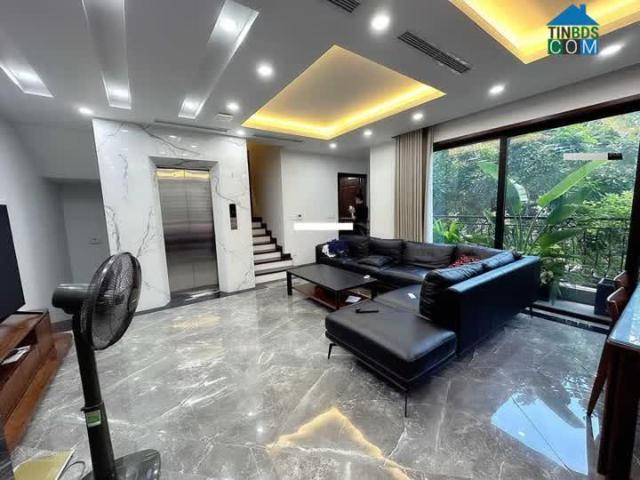 Bán biệt thự đẳng cấp đường Chu Huy Mân 180m*4T*MT9m, sân vườn, nội thất cao cấp 34 tỷ
