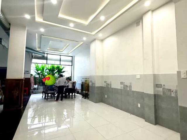 Bán Biệt Thự Nguyễn Văn Quá 240m2, 4tầng, Chủ Ngộp Tắt Thở, Giá Bình Dân