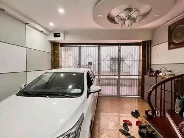 Bán biệt thự phân lô, gara ô tô, Trần quốc hoàn diện tích 50m2 x 6 tầng