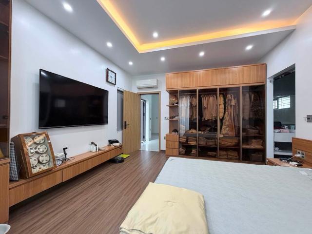 Bán biệt thự sân vườn 2 mặt ngõ 3 ô tô tránh Đẳng cấp an cư