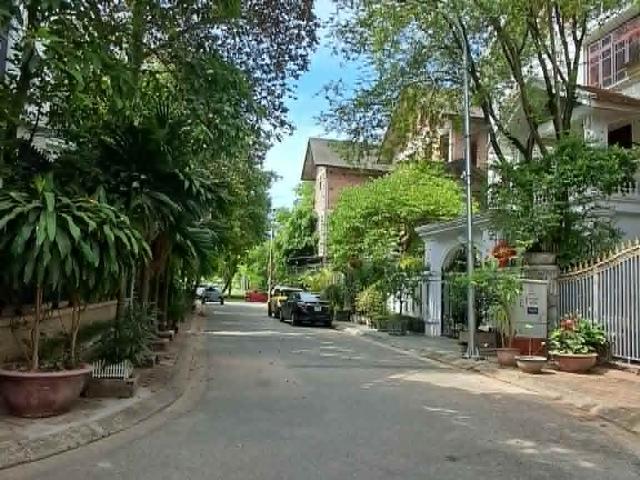 Bán biệt thự sài đồng 200m2 3 tầng thô lô góc, view thoáng 4x tỷ