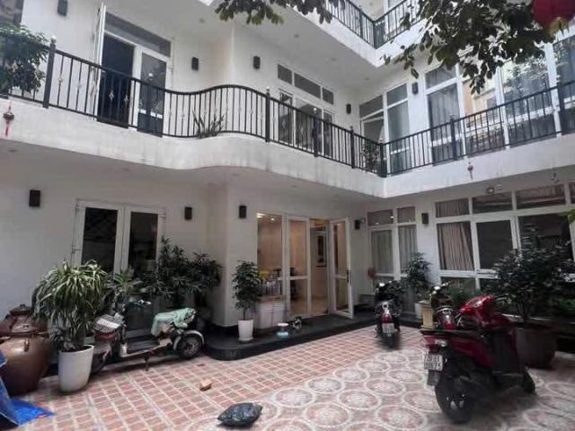 Bán Biệt Thự Siêu Hot, Tây Hồ, HN. DT 165m2, 3T, MT 9m. Giá 48 tỷ