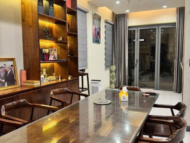 Bán biệt thự sl kđt the manor central park thang máy nội thất gỗ óc chó 160m2 mt 10m 63 tỷ