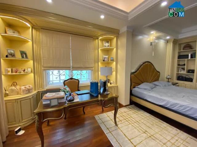 Bán BT Nghĩa Đô Cầu Giấy 300m2, 4 tầng thang máy, mt 14m, kv yên tĩnh, giá 83 tỷ