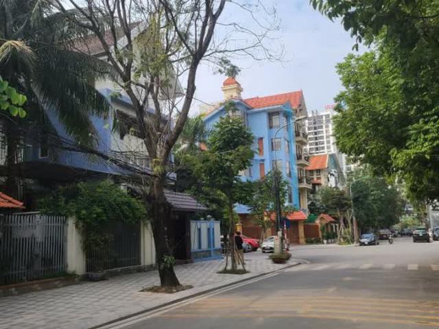 Bán BT Vườn Đào, Tây Hồ, dt 368m2, mt 12m, kiến trúc sư, nội thất cao cấp, giá 191 tỷ