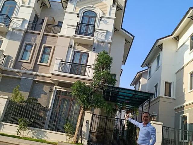 Bán BTSL 135m2 Centa Vsip giá rẻ hơn thị trường 1 tỷ