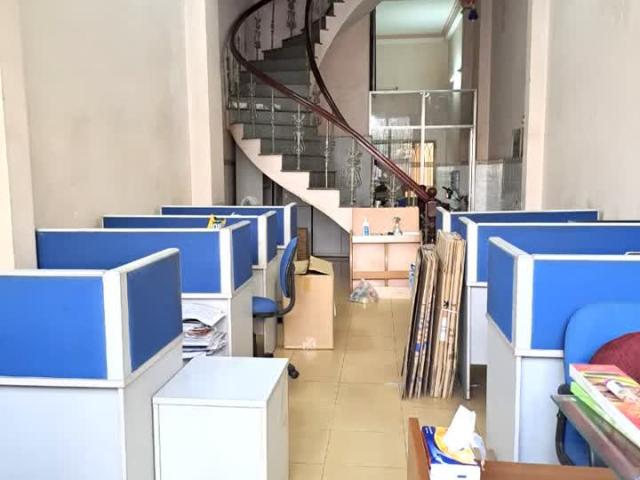 Bán Gấp Nhà 2 Mặt Tiền Khánh Hội 4 lầu 4x18 Ngay Bến Vân Đồn Hoàng Diệu Q4 Chỉ 27,5 Tỷ