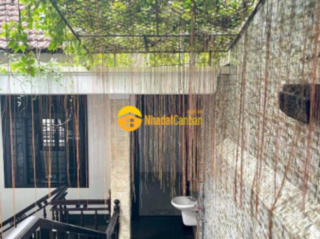 Bán gấp nhà 3 tầng siêu kiên cố kiệt ô tô nguyễn lộ trạch sát kqh xuân phú