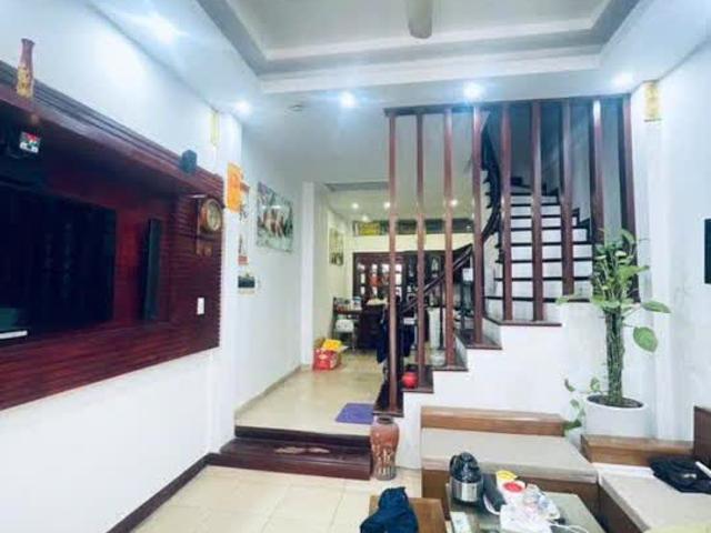 Bán Gấp Nhà Thụy Khuê Tây Hồ Ô Tô Đỗ Cửa, Thiết Kế Hiện Đại, 40m2 Giá Chỉ Hơn 9 Tỷ!