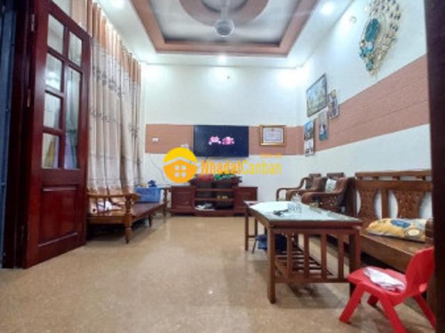 Bán gấp nhà trường chinh, đống đa, nhà đẹp ở luôn, tặng full nội thất, dt 42m2, 4t, mt4m