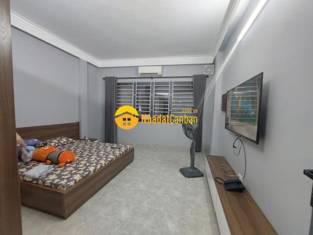 Bán gấp nhà âu cơ kinh doanh ô tô dt 70m 5 tầng mt 6.5m giá 6 tỷ