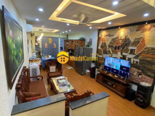 Bán gấp nhà hào nam, đống đa, 40m2, 5 tầng, 4 ngủ, chỉ 5.95 tỷ
