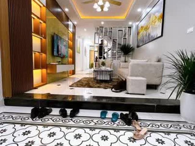 Bán gấp nhà Hoàng Liệt dt 48m² x 5 tầng, giá 5,5 tỷ, ngõ 3m, nhà đẹp, sđcc