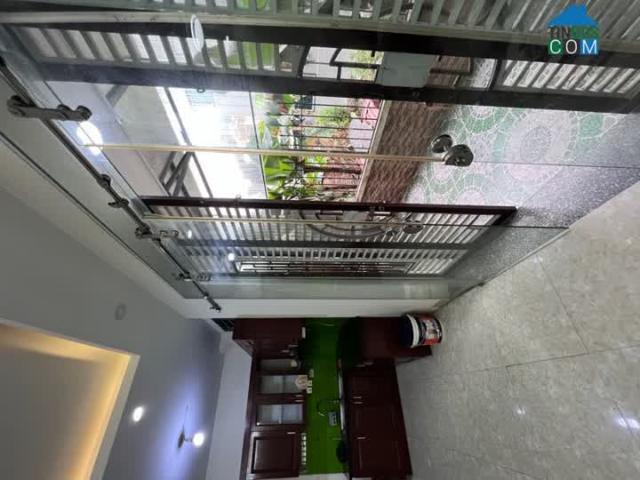 Bán GẤP nhà Hoàng Mai Sổ đỏ 50m2 5 tầng Ôtô đỗ cổng