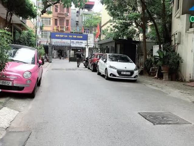 Bán gấp nhà Huỳnh Thúc Kháng, Đống Đa, 70m, 7T, vỉa hè, 2 ô tô tránh, 19 tỷ