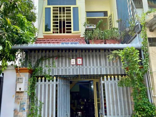 Bán gấp nhà Lý Thường Kiệt Thị Trấn Hóc Môn 2 tầng, 55m², sổ hồng chính chủ 3.25 tỷ
