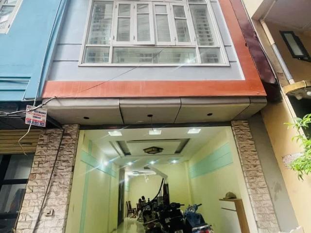 Bán gấp nhà Linh Quang, Văn Chương, Đống Đa, 55m2, nhà 5 tầng, oto đậu cửa, kinh doanh cực tốt