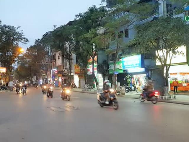 Bán gấp nhà Mặt phố Đội Cấn, Ba Đình. Lô góc, Hè 3m, 4 làn xe, Thang máy. 140m2 6T. Giá 36Tỷ