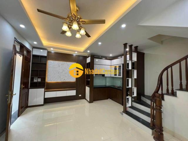 Bán gấp nhà ngõ 12 thạch bàn, cổ linh, 32m2, 5 tầng, phân lô, ô tô, nhỉnh 3 tỷ