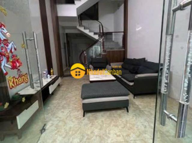 Bán gấp nhà ngõ thẳng phố trần nguyên hãn 53m2 3,6 tỷ. Lh0974607